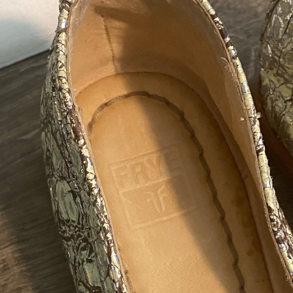 Frye - Carson Crackle Metallic Ballet Flats - 7M - Picture 7 of 11